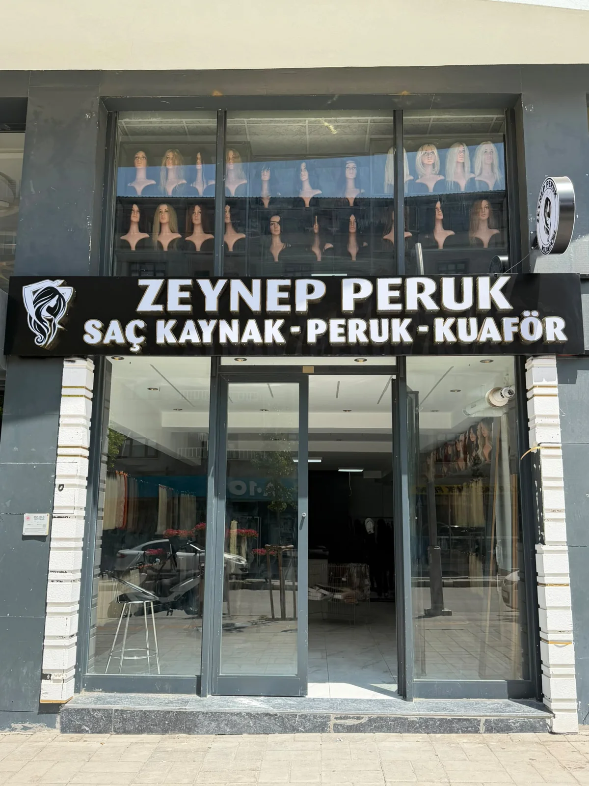 Biz Kimiz?